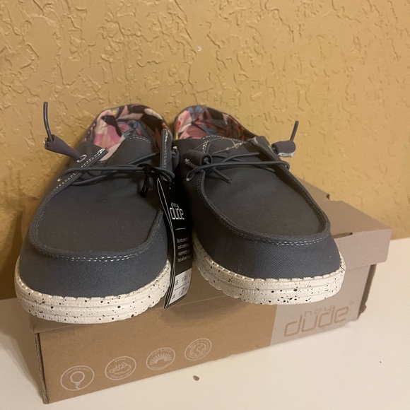 Hey Dude Women’s Casual Shoes Size 10 - Picture 4 of 7
